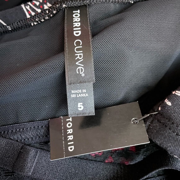 Torrid Lightly Lined Skull Holiday Print Cotton Bralette - Picture 10 of 11